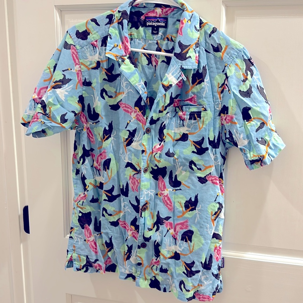 Patagonia M’s size Small buttoned collared shirt, great condition blue spoonbill